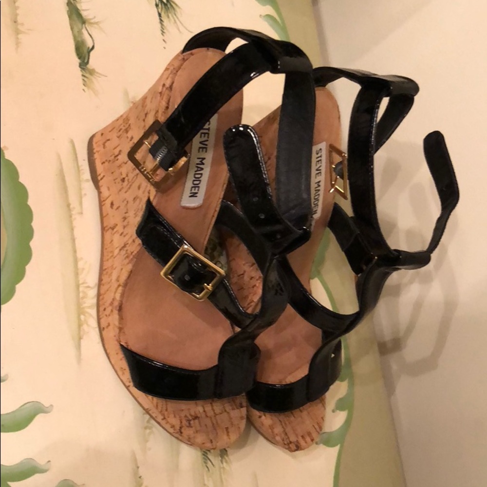 Cork and patent leather wedges